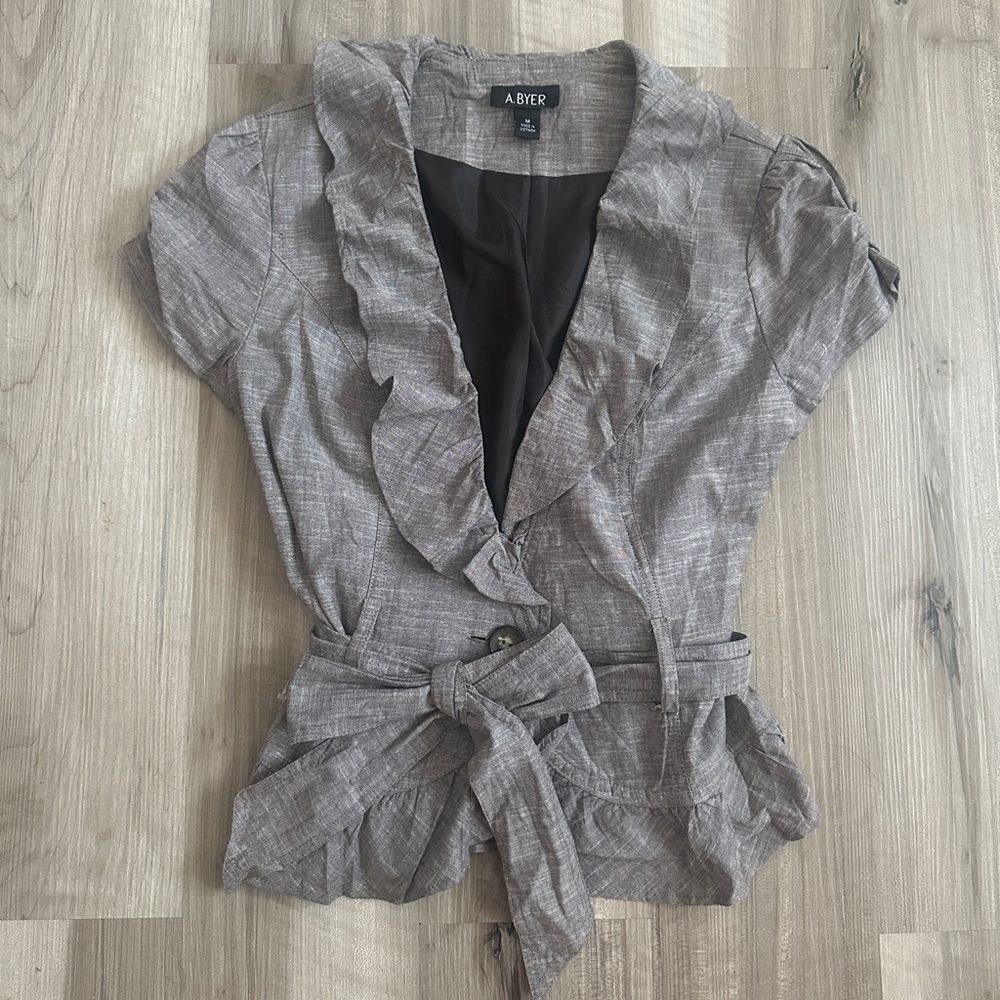 A. Byer Gray Ruffle Tie-Waist Short Sleeve Blouse